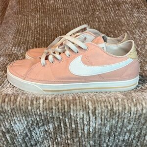 Nike Court Legacy Sneakers Women’s 9.5